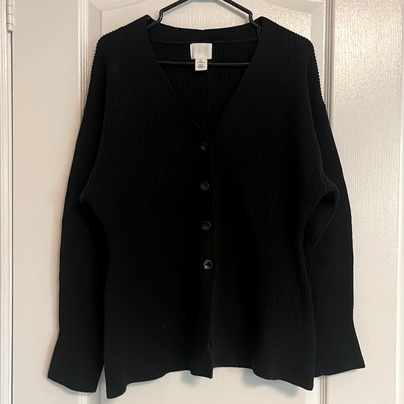 H&M fit and flare black knit cardigan - Picture 2 of 3